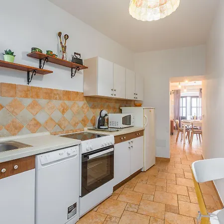 Apartamento Strandnahes Inmitten Der Altstadt Mit Mediterranem Garten - Nur 150 Meter Zum