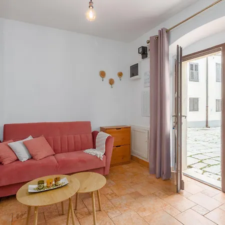Strandnahes Inmitten Der Altstadt Mit Mediterranem Garten - Nur 150 Meter Zum Apartment *