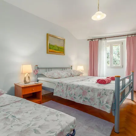 Apartamento Strandnahes Inmitten Der Altstadt Mit Mediterranem Garten - Nur 150 Meter Zum