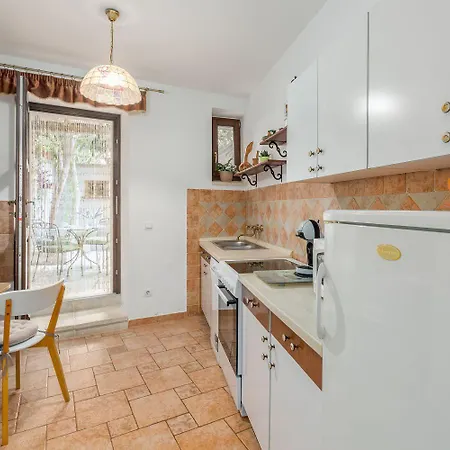 Apartamento Strandnahes Inmitten Der Altstadt Mit Mediterranem Garten - Nur 150 Meter Zum
