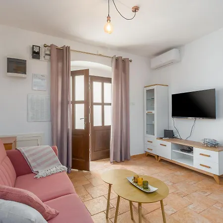 Apartamento Strandnahes Inmitten Der Altstadt Mit Mediterranem Garten - Nur 150 Meter Zum *